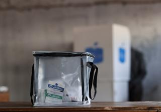Urne transparente dans un bureau de vote en RDC